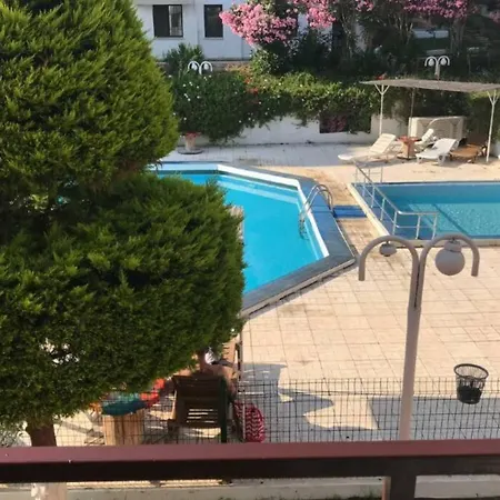 Huebsche Ferienwohnung Mit Pool * Kuşadası
